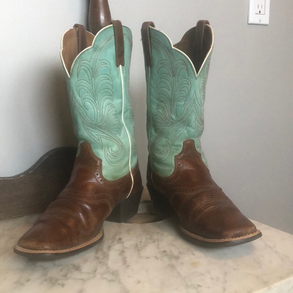ARIAT Square Toe Cowboy Boots - Picture 2 of 11